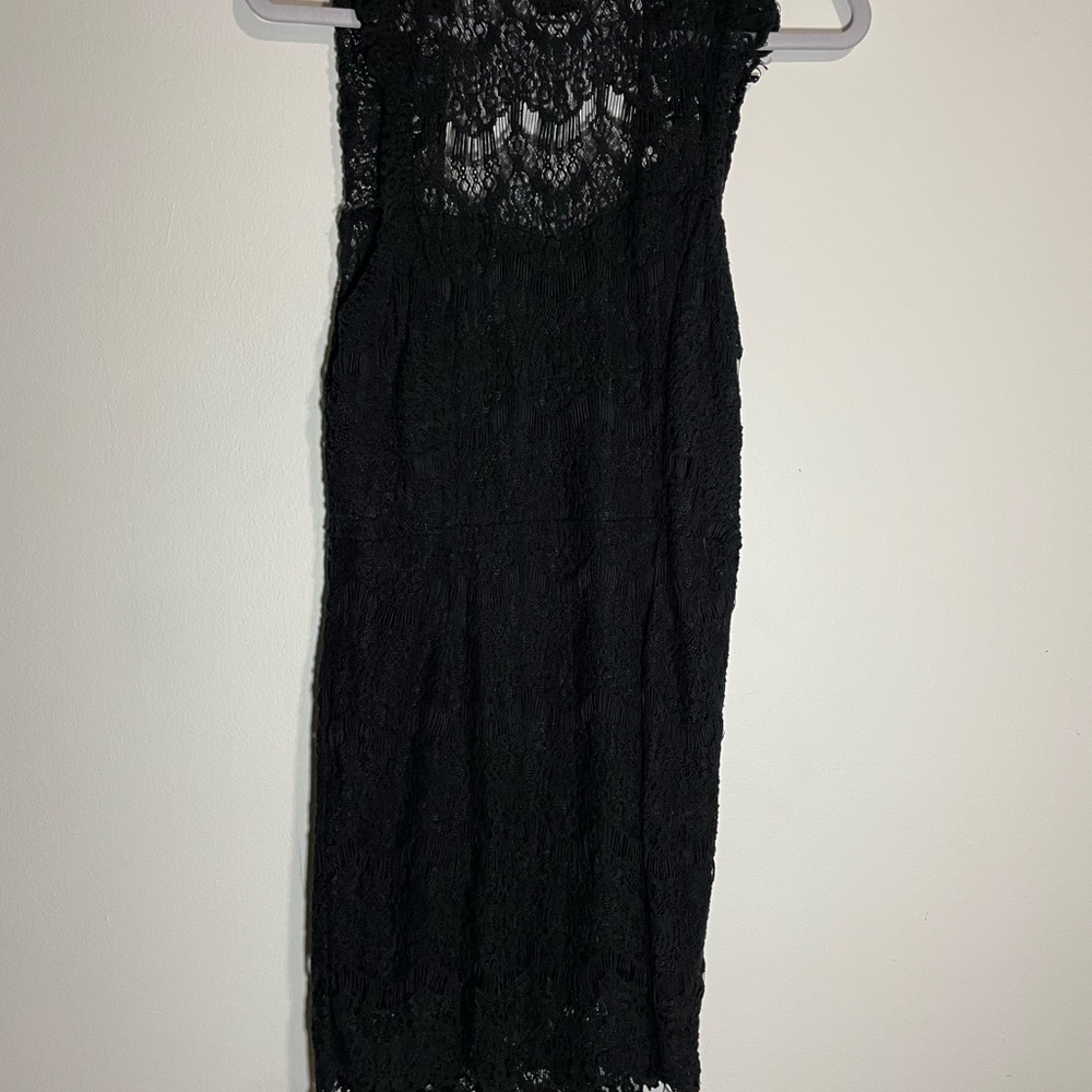 Chic Black Lace Midi Dress